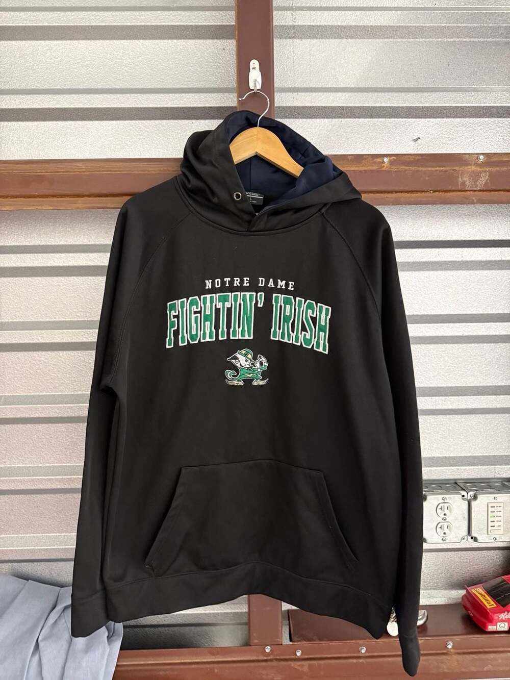 Colosseum Notre Dame Fighting Irish Black Pullover Hoodie Sweatshirt Men's Size